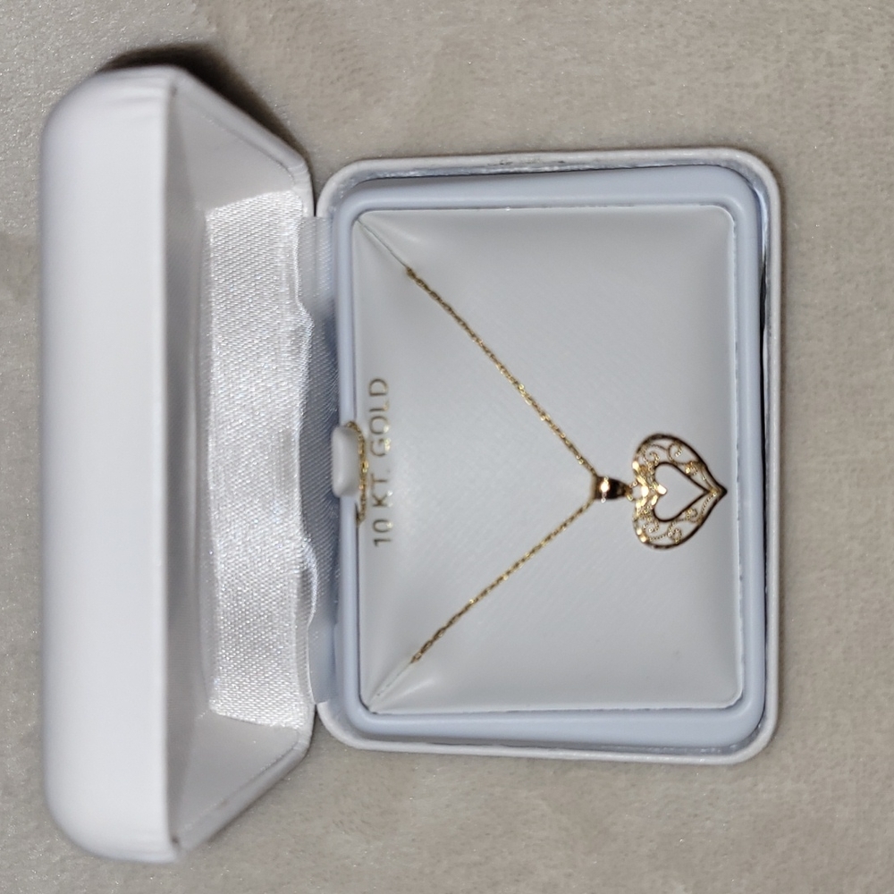 10KT gold necklace